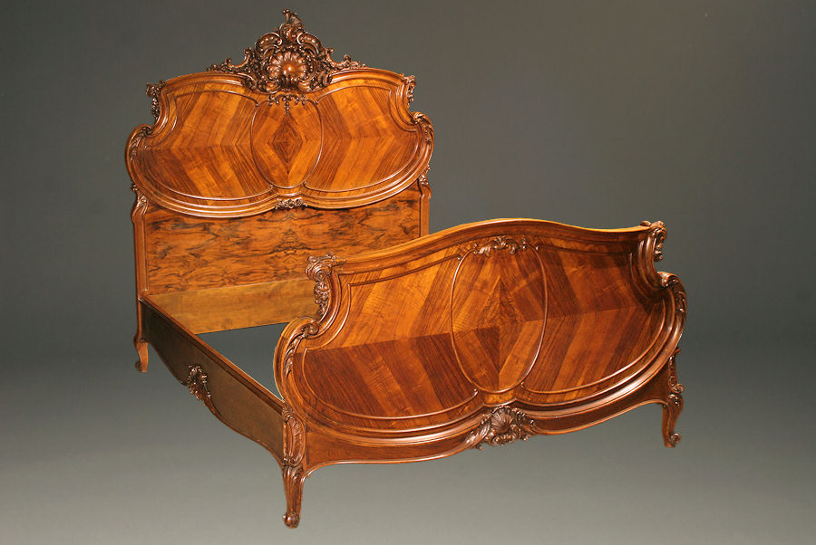 19th century French Louis XV queen size bed in walnut.