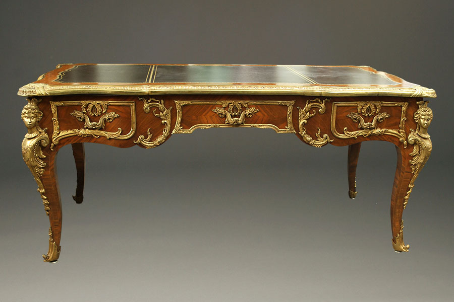 French Louis XV Style Desk/bureau Plat. French Louis XV style desk/bureau plat A5204H - French Louis XV Style Desk/bureau Plat.