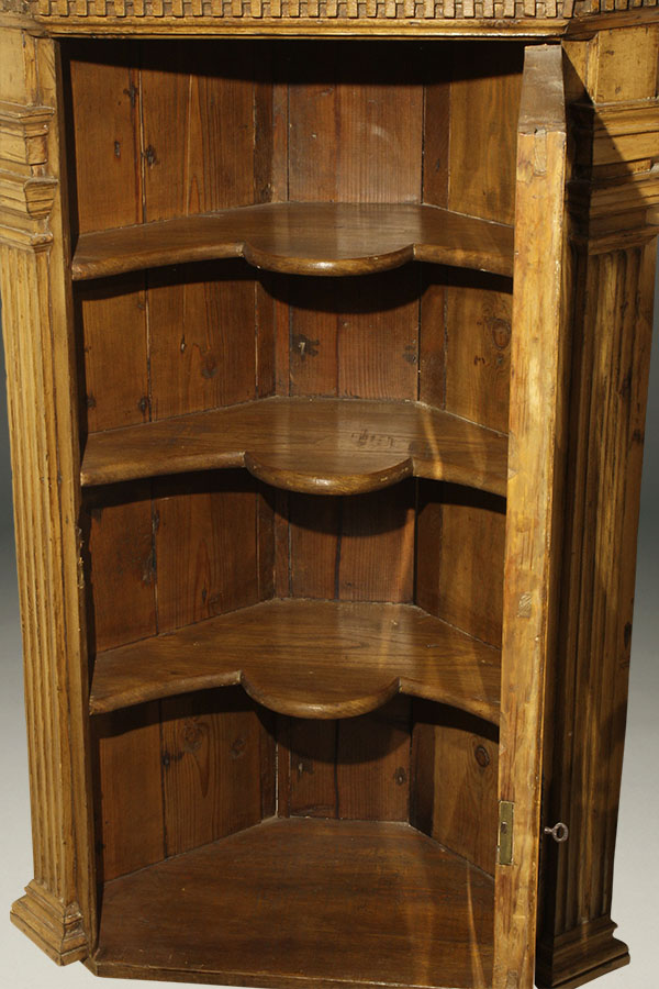 Antique English Corner Cupboard. A5338C-english-antique-corner-cupboard-hanging-pine - Antique English Corner Cupboard.