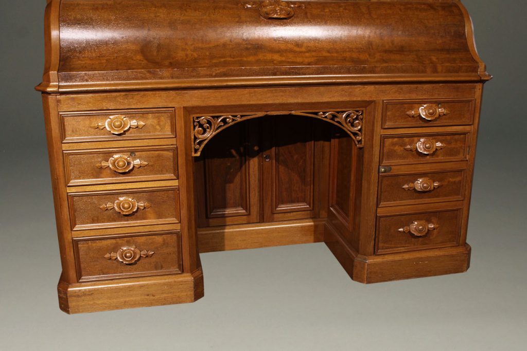 Antique American Victorian roll top desk in burl walnut