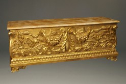 A1982A-italian-antique-coffer-gilt-chest-blanket1