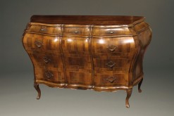 19th century Italian bombe commode in burr walnut, circa 1890 A2435A