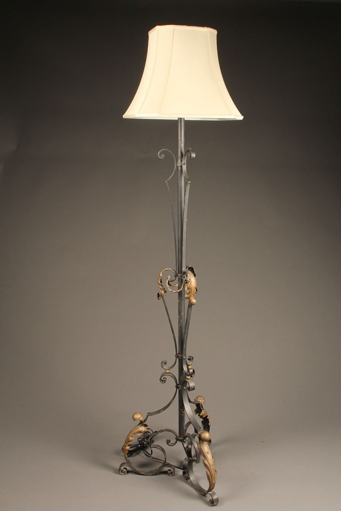 Scroll and leaf iron floor lamp, French A3006A
