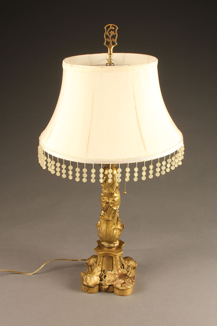 Asombro trabajo Aplaudir Antique French Louis XV style bronze lamp