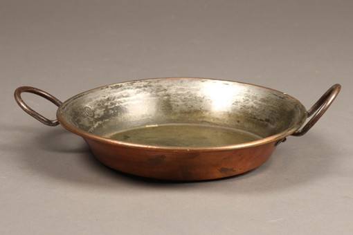 A5325A-antique-19th-century-pie-pan-copper