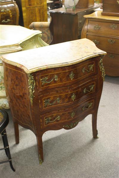 French Louis XV Style Bombe Commode/ Chest of Drawers 