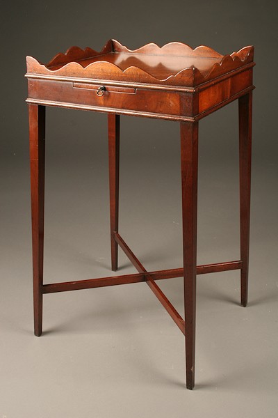 Antique mahogany Federal style tea table with cross stretcher