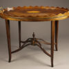 Antique Hepplewhite style Tea table