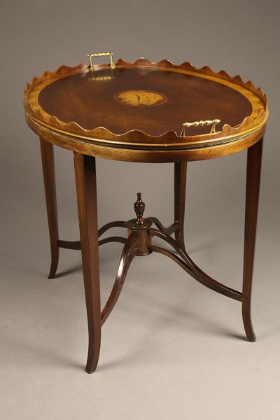 Antique Hepplewhite style Tea table