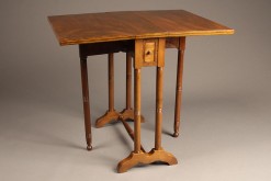 Drop leaf table A5523A