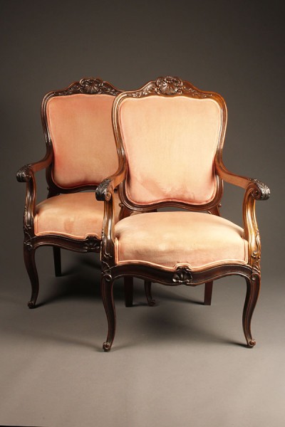 Pair of rosewood chairs A5525A