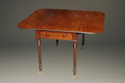 Mahogany drop leaf table A5532A