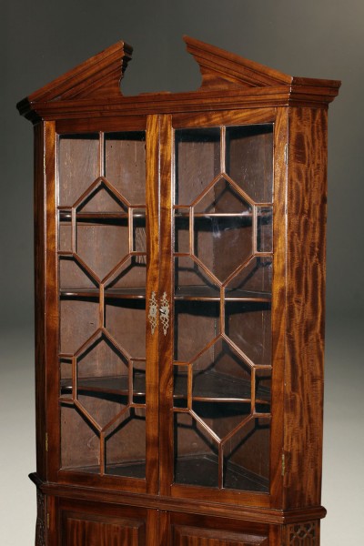 Irish Corner Cabinet A5544B