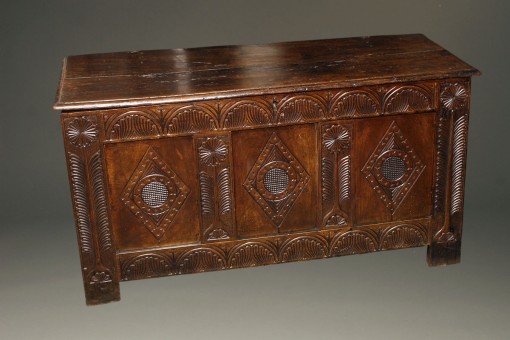 English coffer A5571A