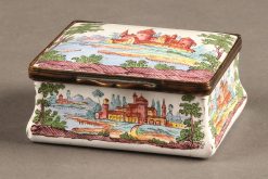 Late 19th century snuff/patch box with enameled hand painted scenes, circa 1890.