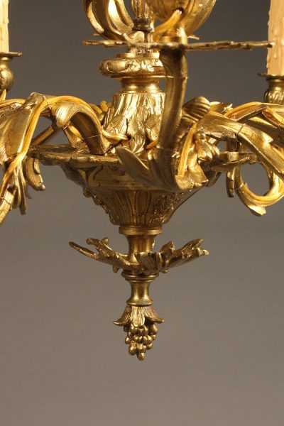 late 19th century French cast bronze chandelier with 12 arms, circa 1890.