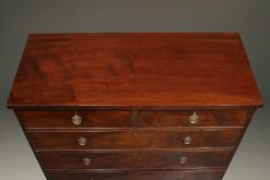 Mid 19th century English chest of drawers in mahogany