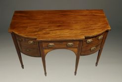 Late 18th century Federal style English sideboard in mahogany