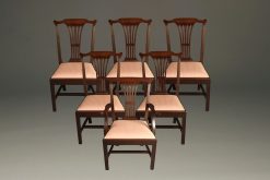 Nice set of mahogany Chippendale style chair with 5 side chairs and one arm chair