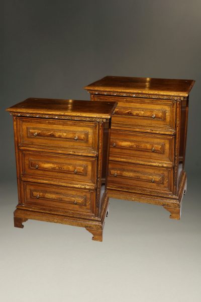 Very nice late 19th century pair of English walnut commodes/chests in George III style