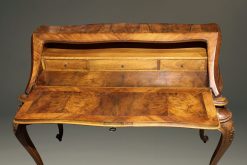 19th century Italian ladies writing desk with elegant lines made in burr walnut.