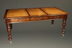English mahogany Gentleman's writing desk with leather top