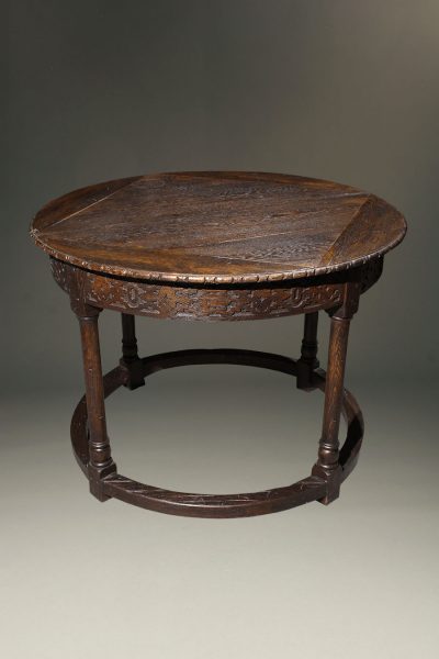 Mid 19th century English oak round tavern table